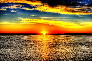 meraviglioso tramonto mozzafiato sul mare